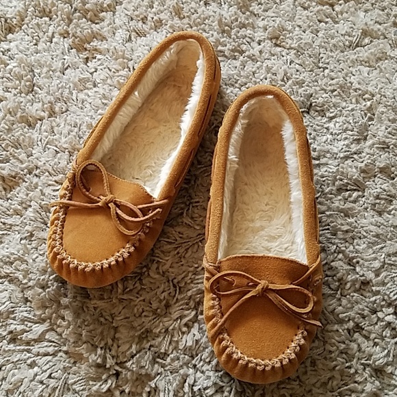 cabelas womens moccasin slippers